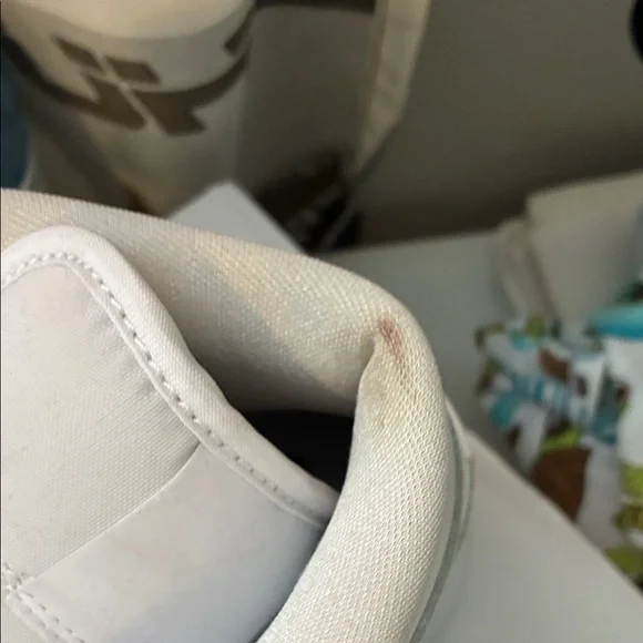 Nike White Women's Sneakers - Picture 3 of 4